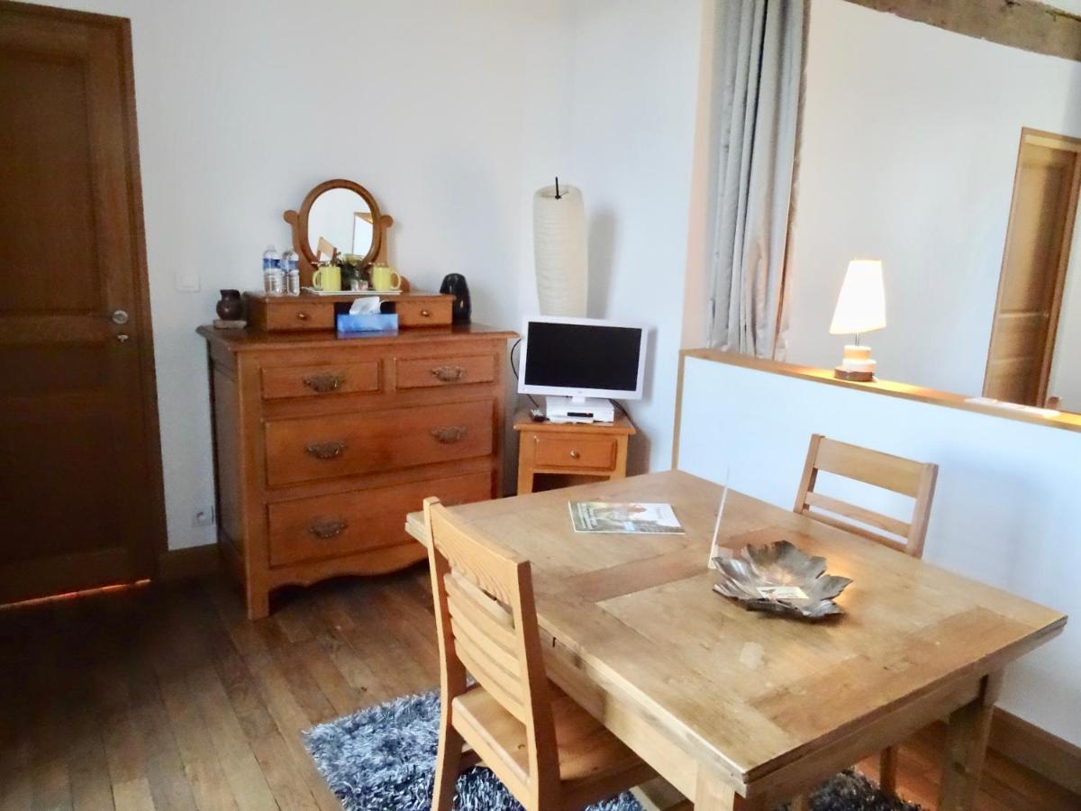 Manoir De La Grand'Cour Bed & Breakfast Soulge-sur-Ouette Exterior photo