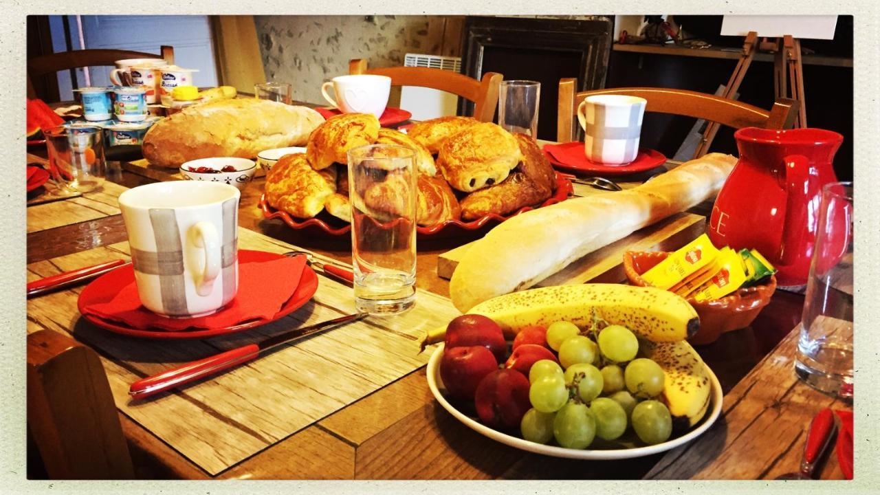Manoir De La Grand'Cour Bed & Breakfast Soulge-sur-Ouette Exterior photo