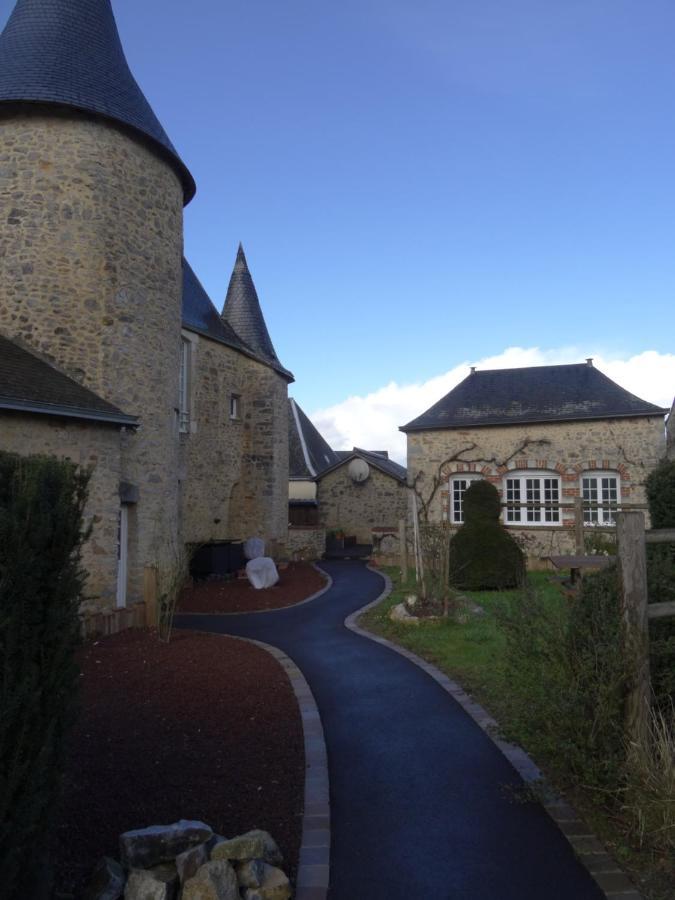 Manoir De La Grand'Cour Bed & Breakfast Soulge-sur-Ouette Exterior photo